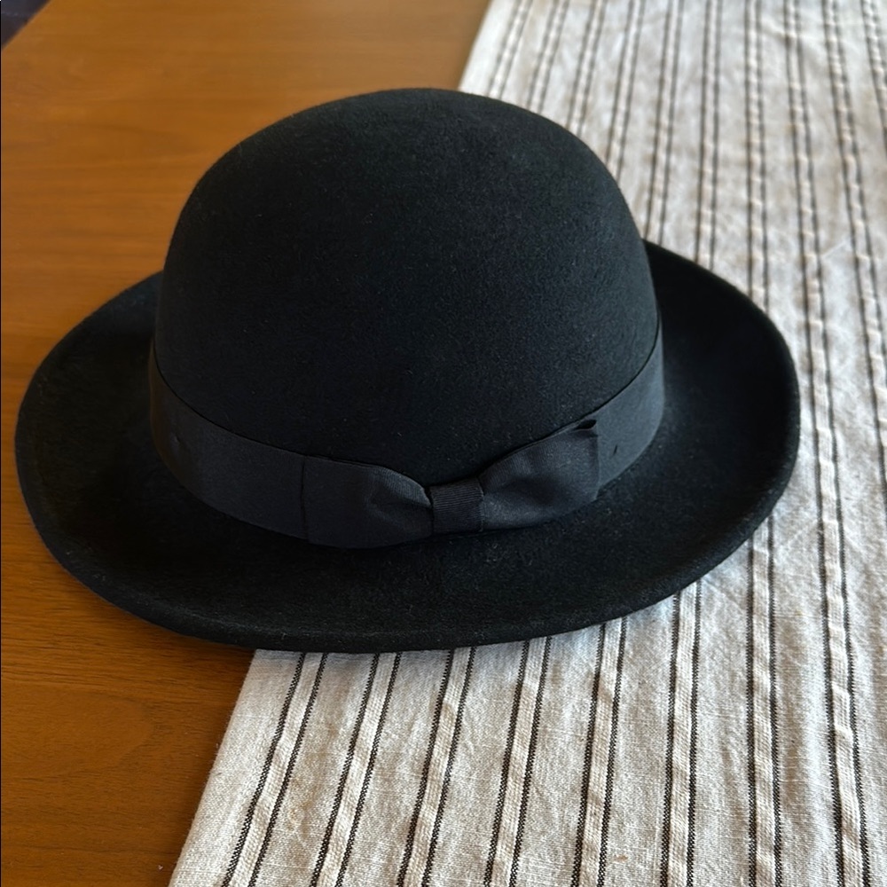 Elegancia Tropical Wool Bowler